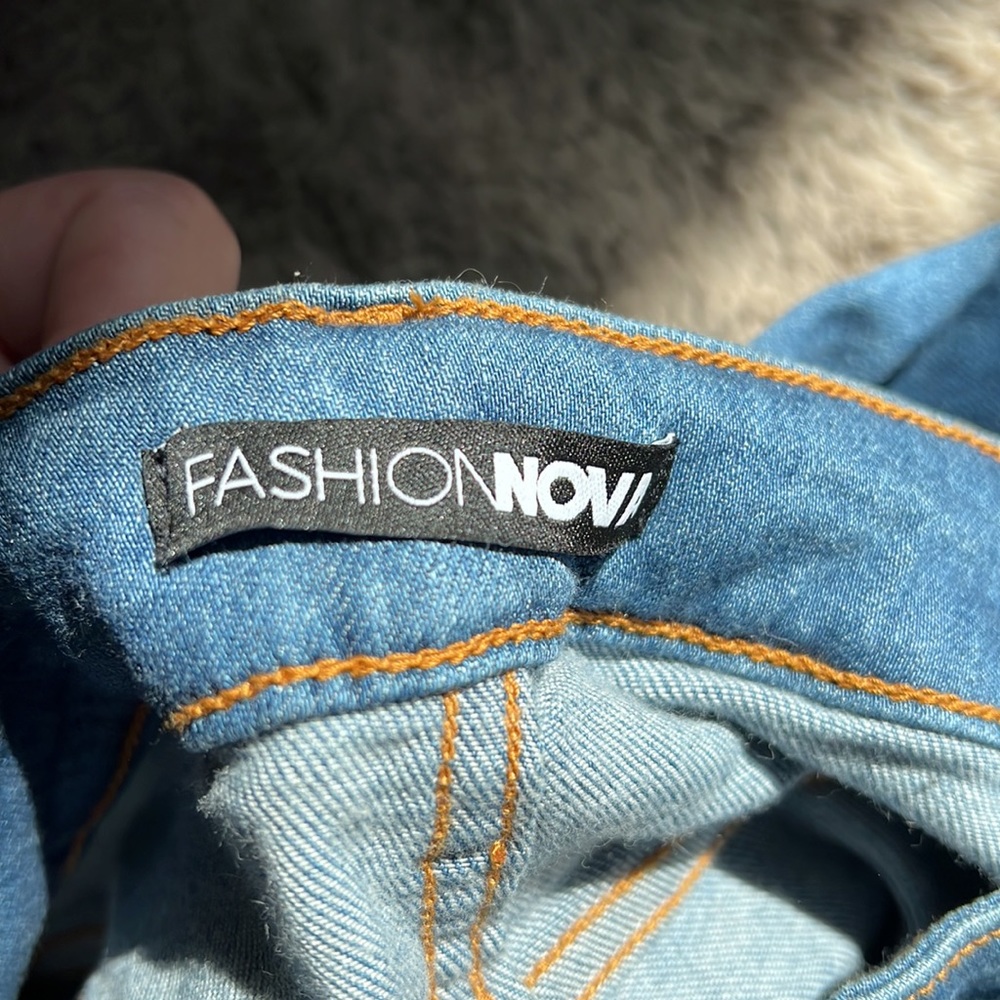 SOLD ♥️ CANOPY JEANS - Picture 6 of 6